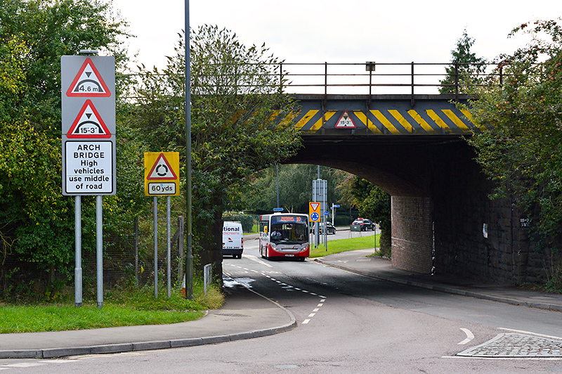 Railway bridge between Hatchet Road and Brierly Furlong